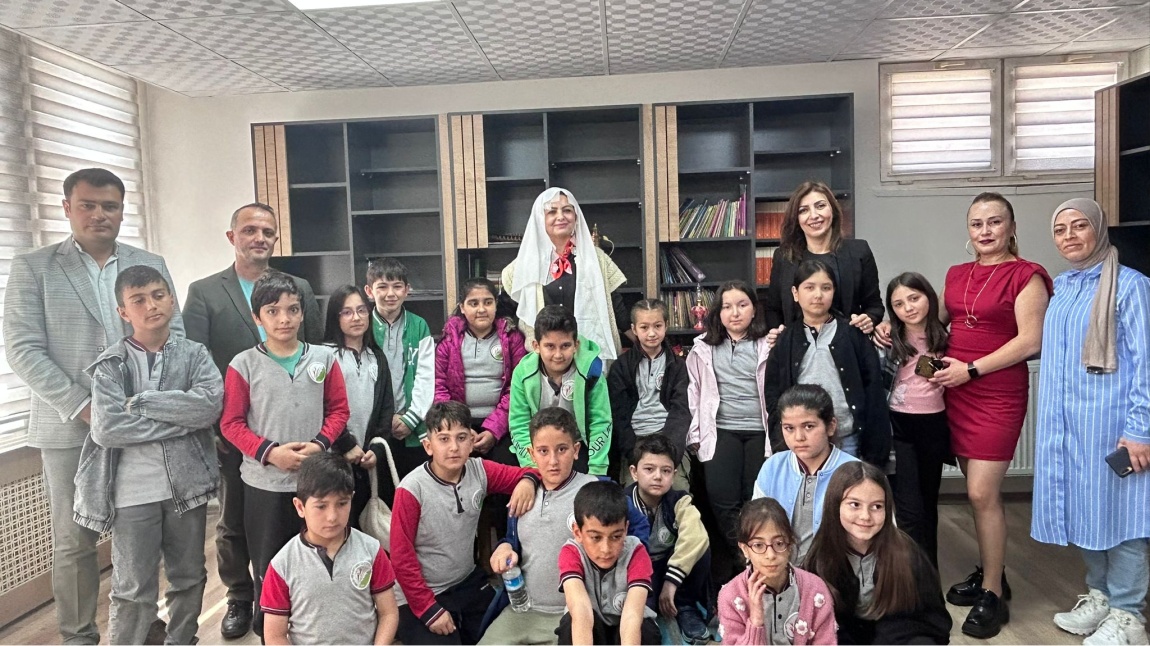 ÖĞRENCİLERİMİZ TASARIM BECERİ ATÖLYELERİNİ GEZDİ